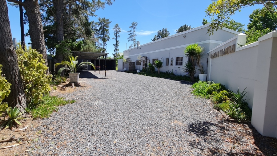 To Let 1 Bedroom Property for Rent in Raithby Western Cape